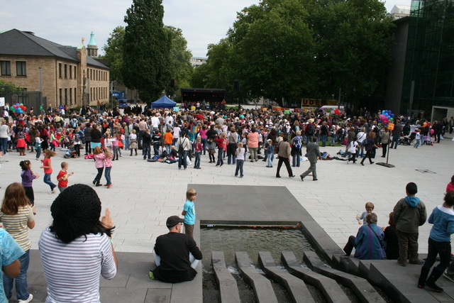 gal/2010/2010 Saitentwist Weltkindertag Burgplatz Essen 20.09.JugendhilfegGmbH Essen/2010 Saitentwist Weltkindertag Burgplatz Jugend Hilfe gGm20.09. 054.jpg